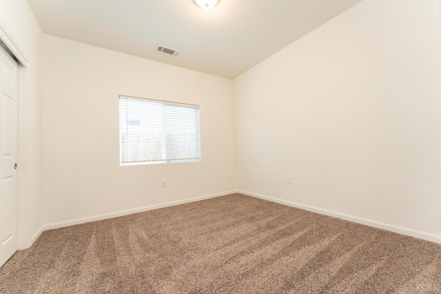 13760 Larkspur Way, Armona, CA 93202