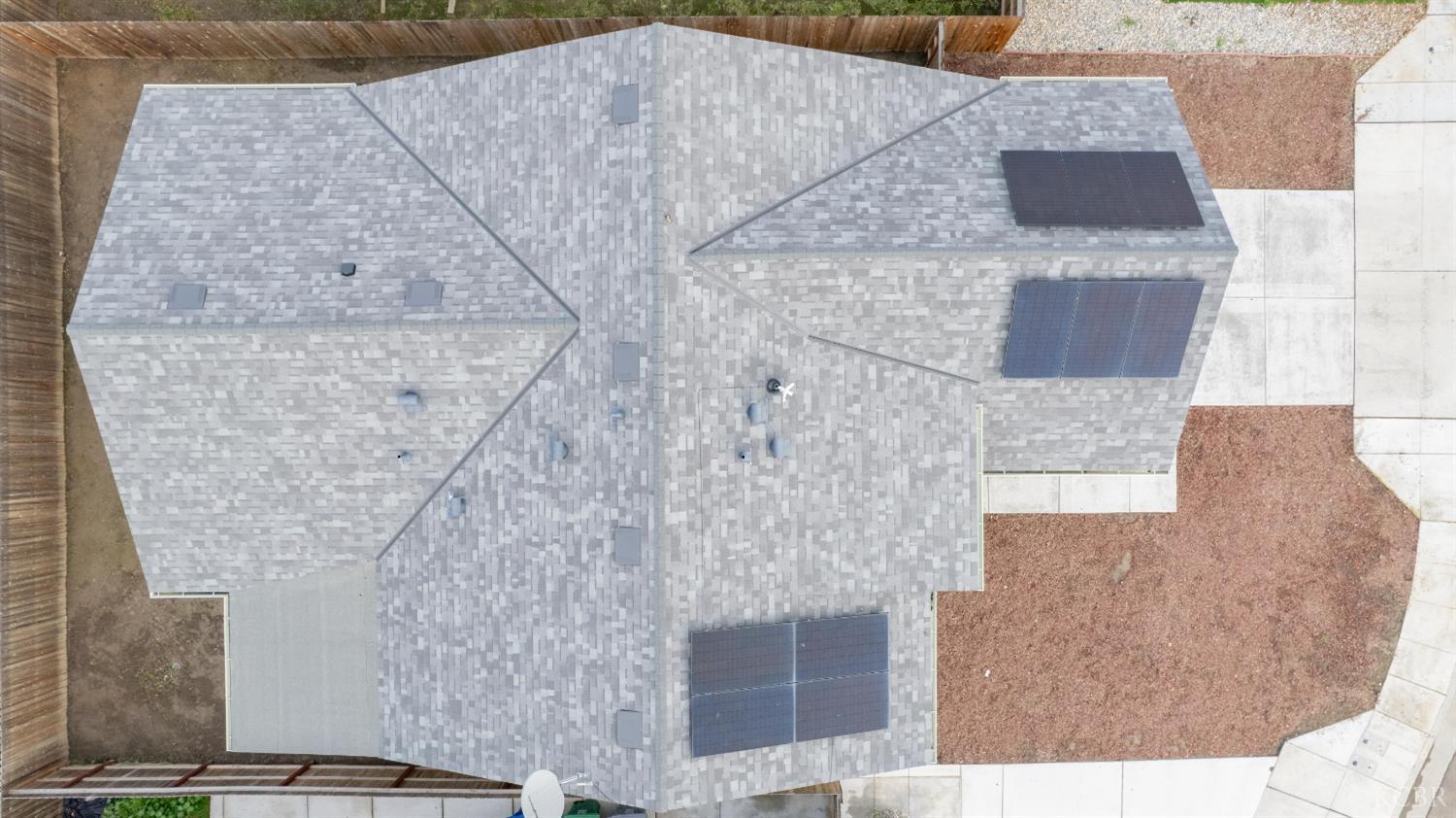 13760 Larkspur Way, Armona, CA 93202