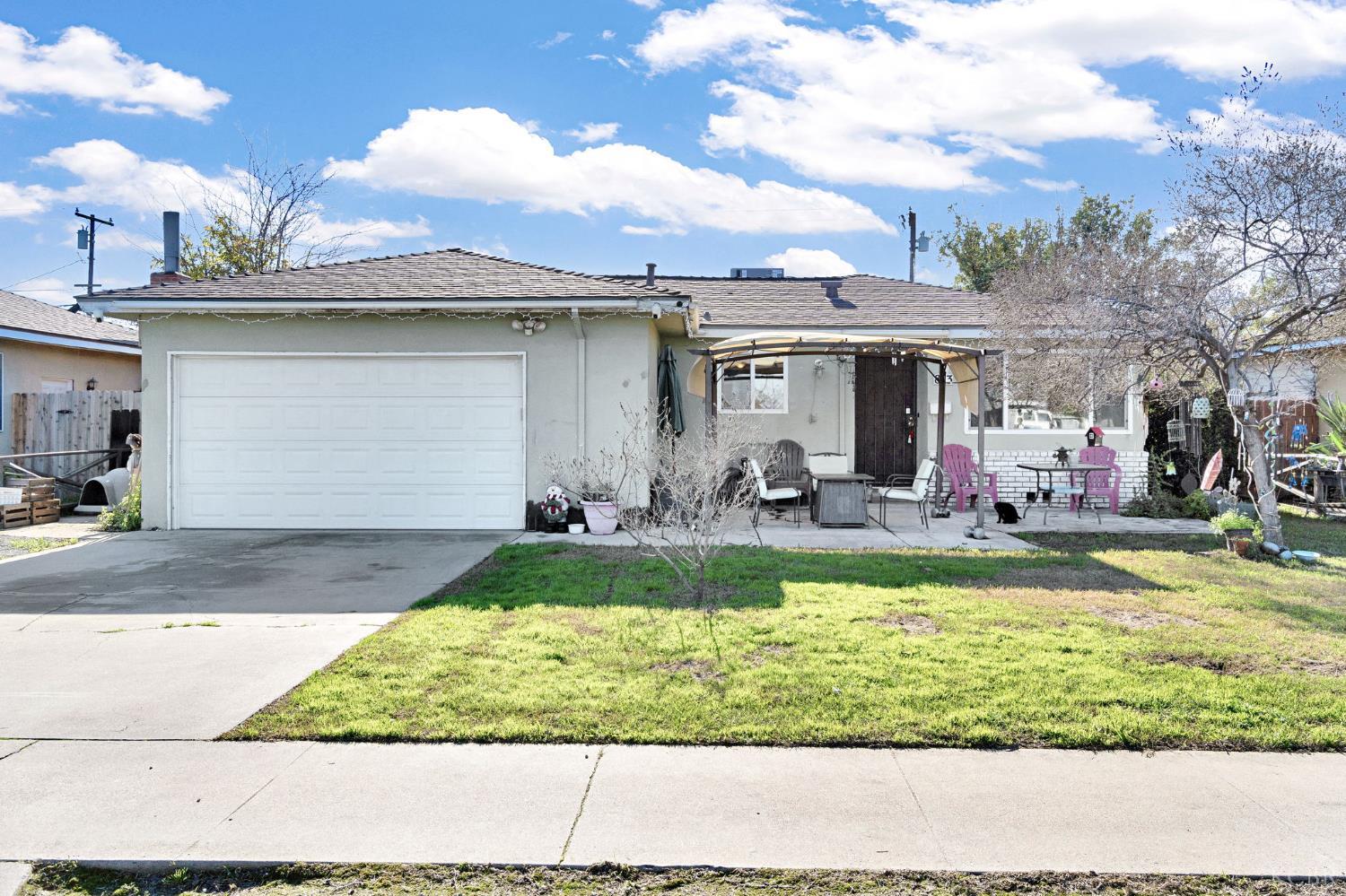 813 E Florinda St, Hanford, CA 93230