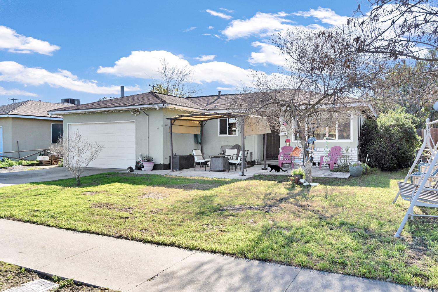 813 E Florinda St, Hanford, CA 93230