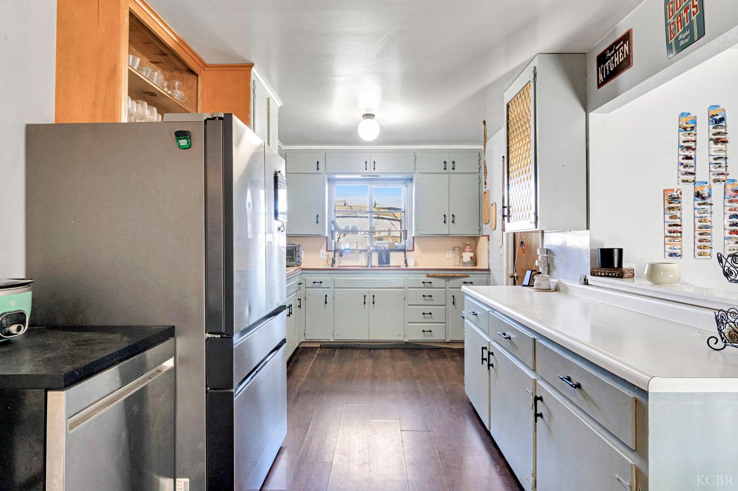 813 E Florinda St, Hanford, CA 93230