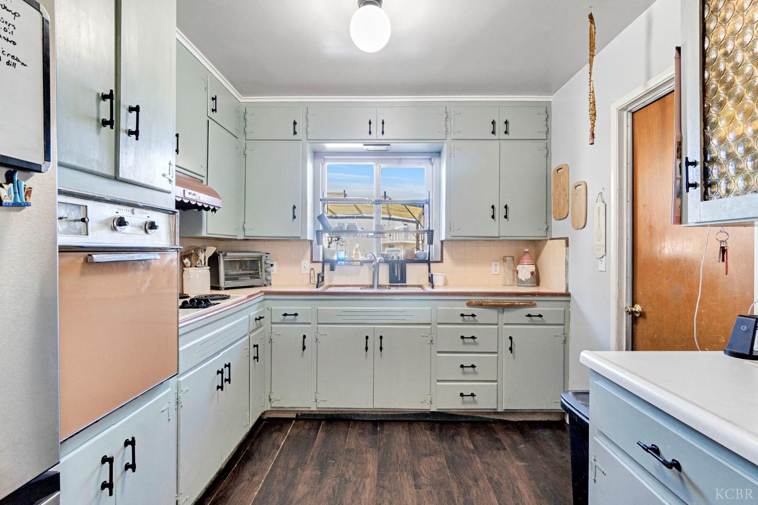 813 E Florinda St, Hanford, CA 93230