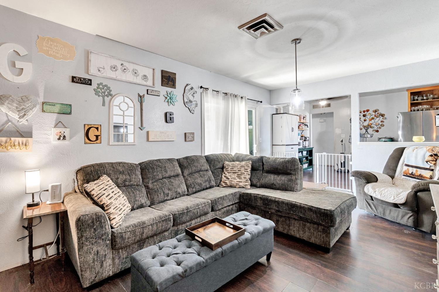 813 E Florinda St, Hanford, CA 93230