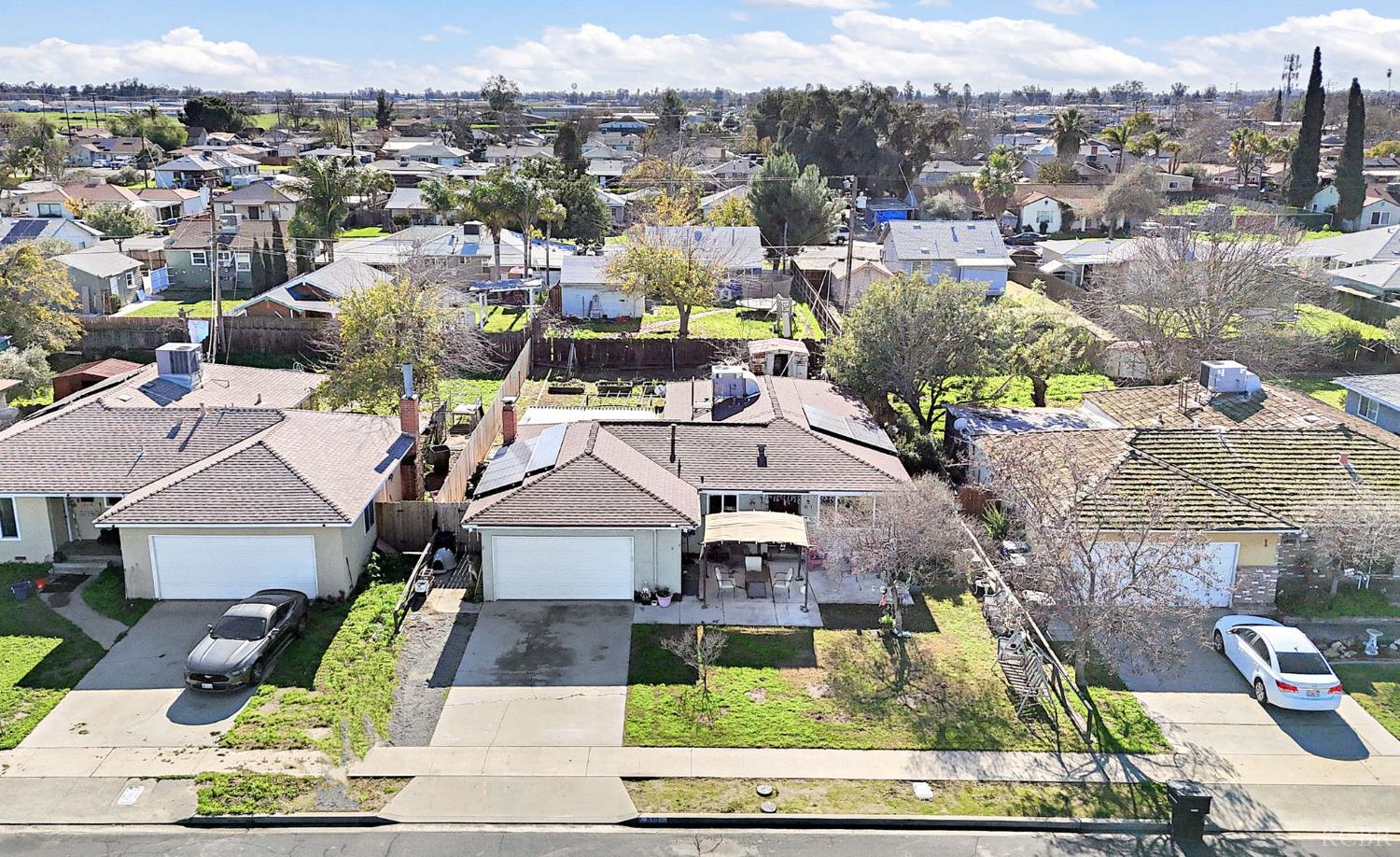 813 E Florinda St, Hanford, CA 93230