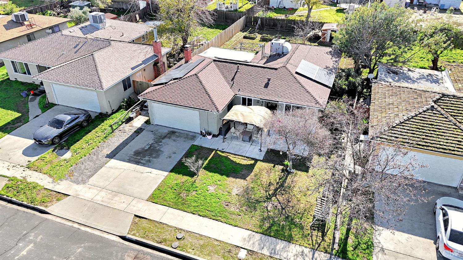 813 E Florinda St, Hanford, CA 93230