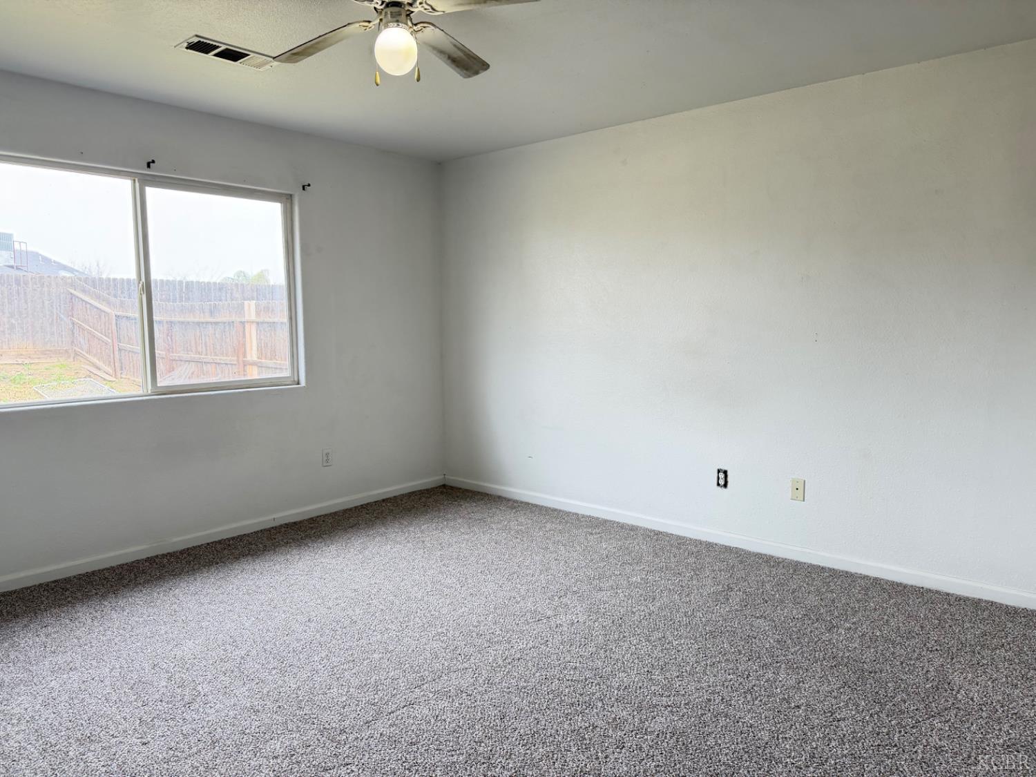 946 W Mammoth Pool Way W, Hanford, CA 93230