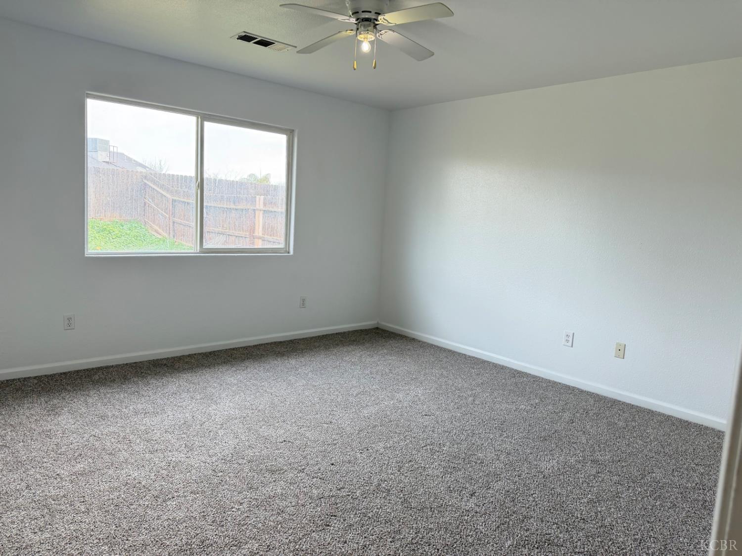 946 W Mammoth Pool Way W, Hanford, CA 93230