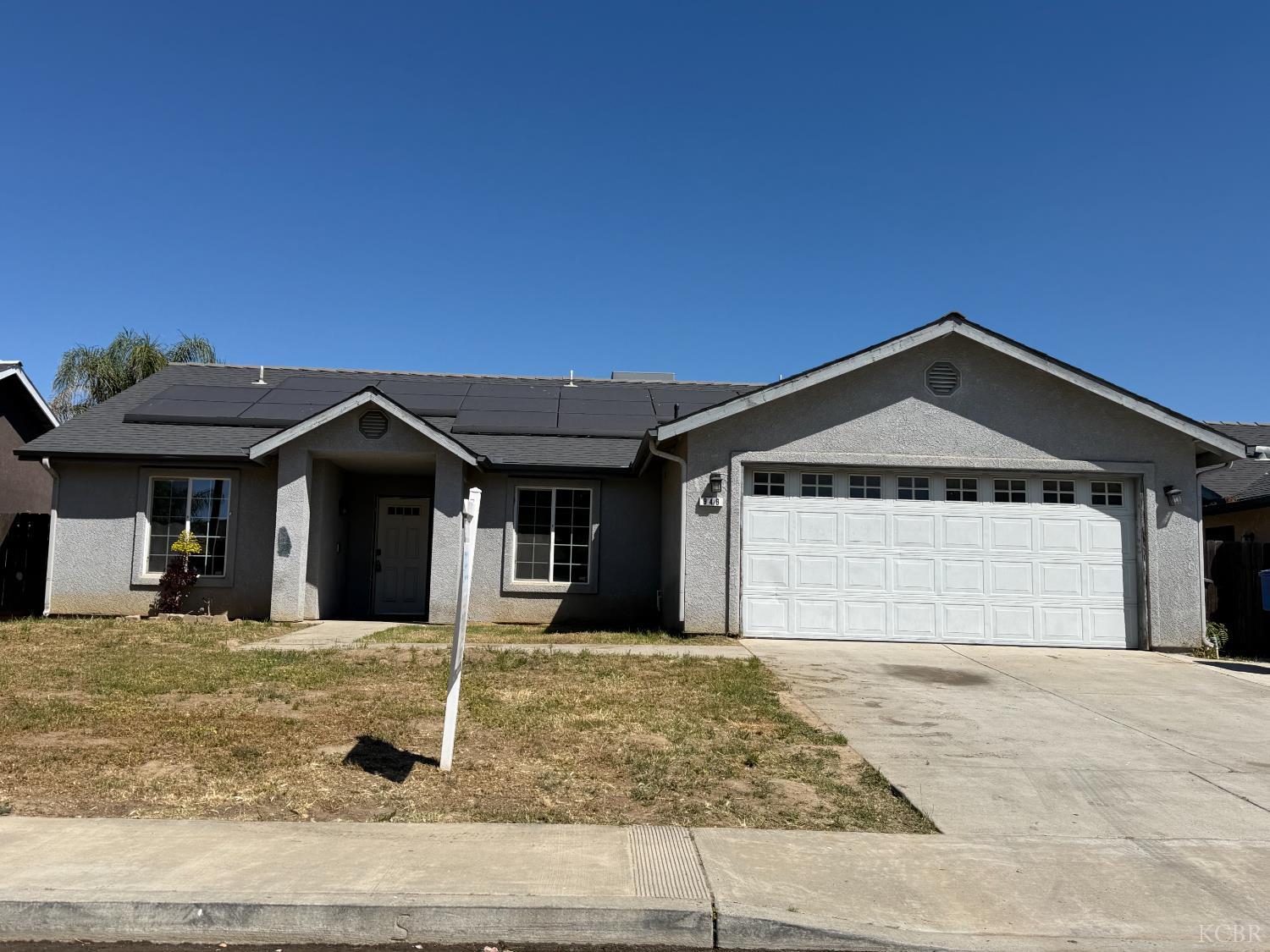 946 W Mammoth Pool Way W, Hanford, CA 93230