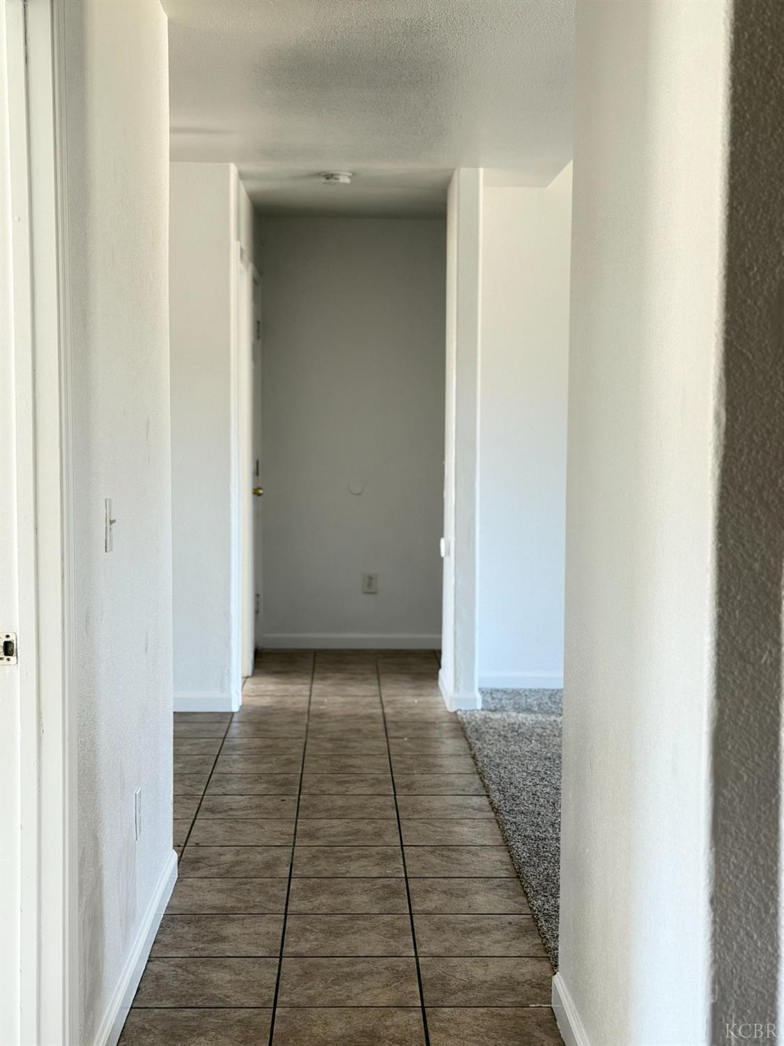 946 W Mammoth Pool Way W, Hanford, CA 93230