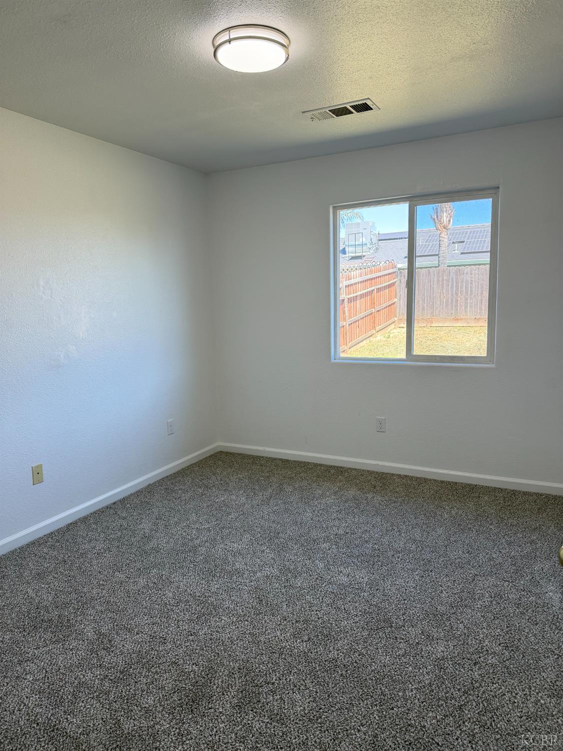 946 W Mammoth Pool Way W, Hanford, CA 93230