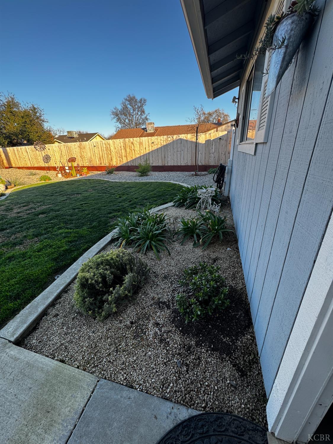 1235 University Ave, Hanford, CA 93230