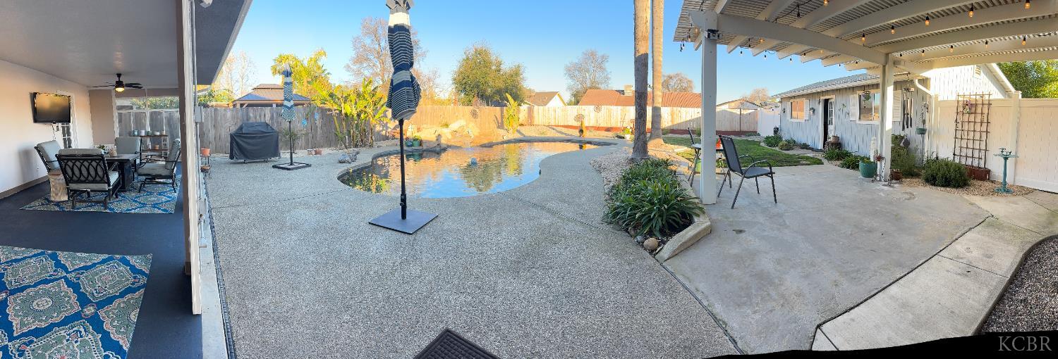 1235 University Ave, Hanford, CA 93230