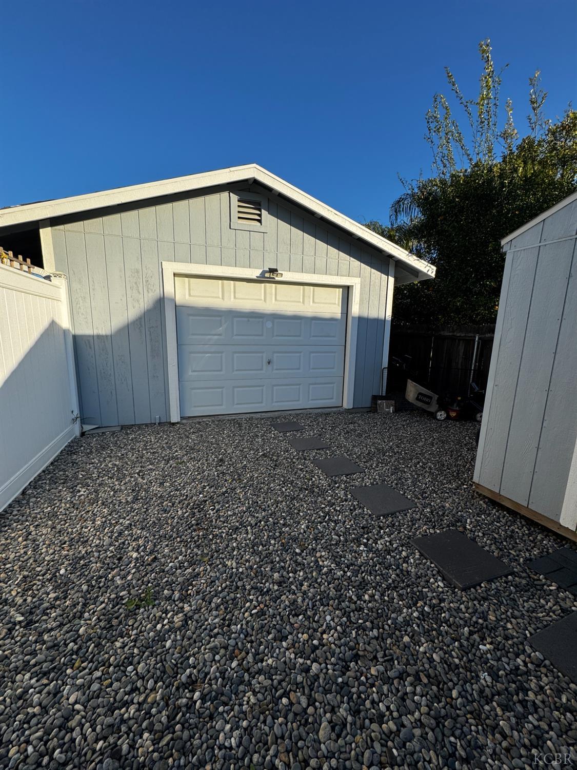 1235 University Ave, Hanford, CA 93230