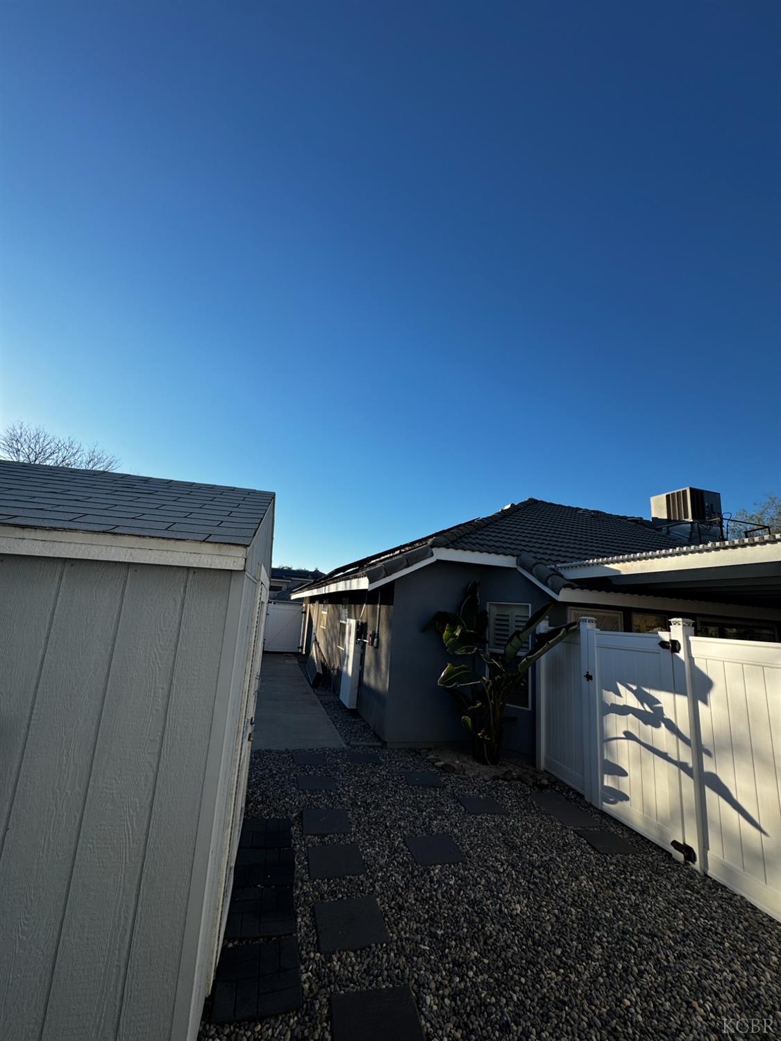 1235 University Ave, Hanford, CA 93230