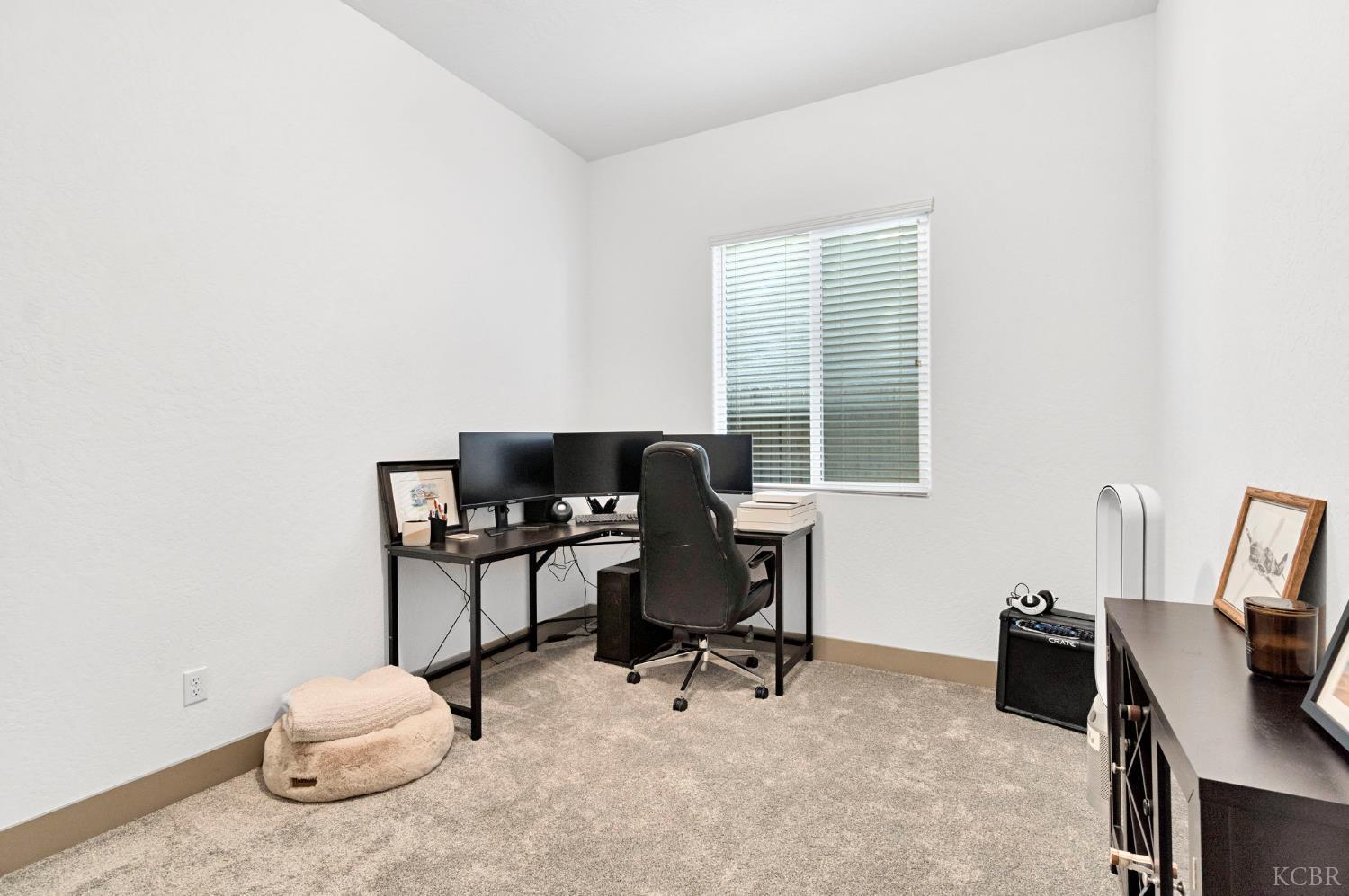 1976 N Mitchell St N, Hanford, CA 93230