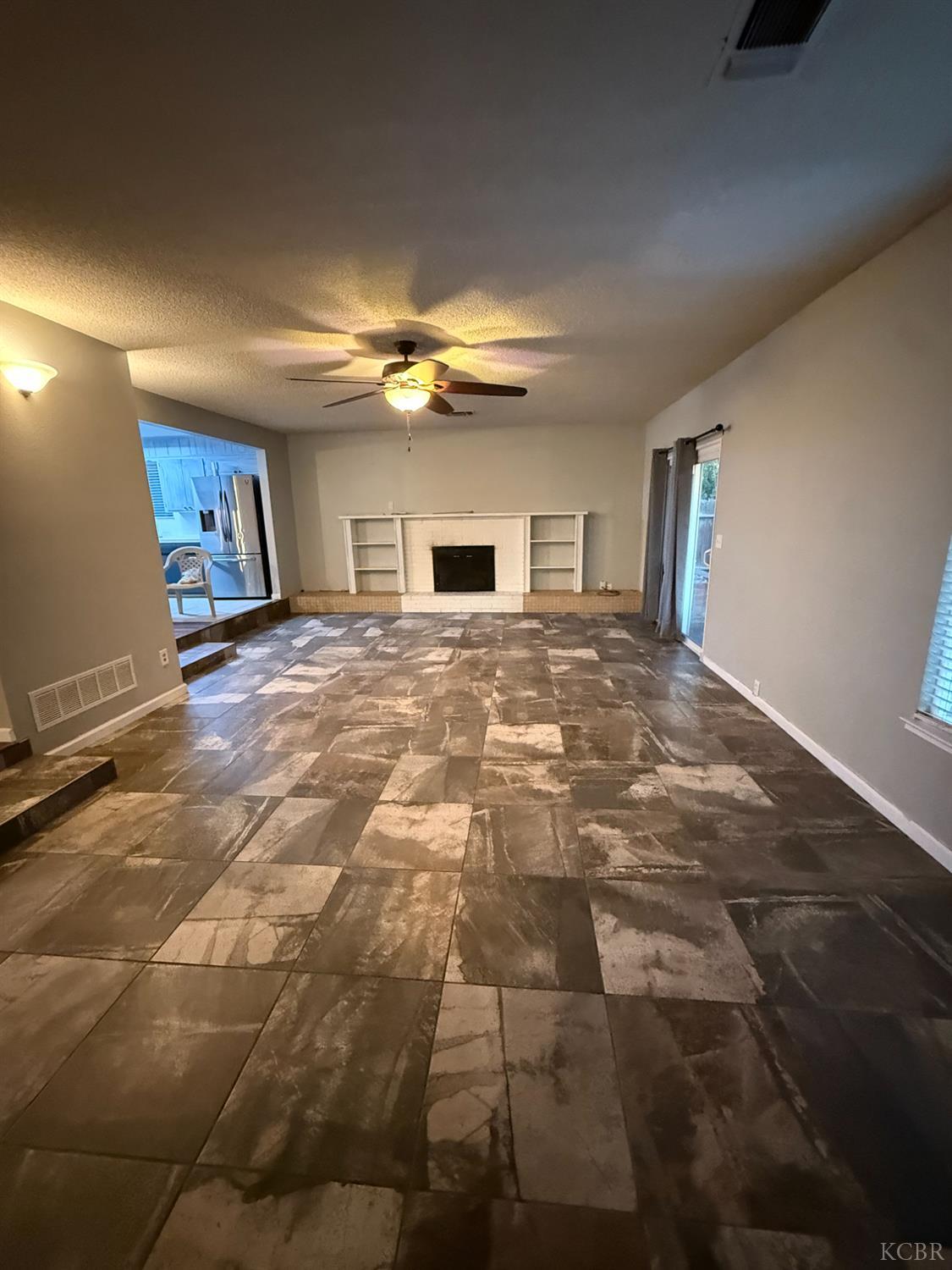 337 E Deodar Ln, Lemoore, CA 93245