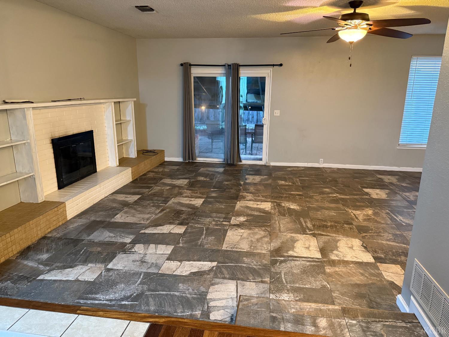 337 E Deodar Ln, Lemoore, CA 93245