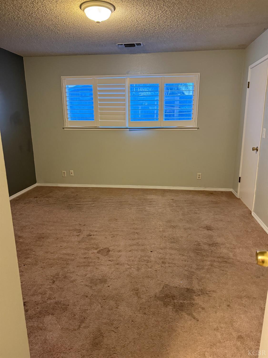 337 E Deodar Ln, Lemoore, CA 93245