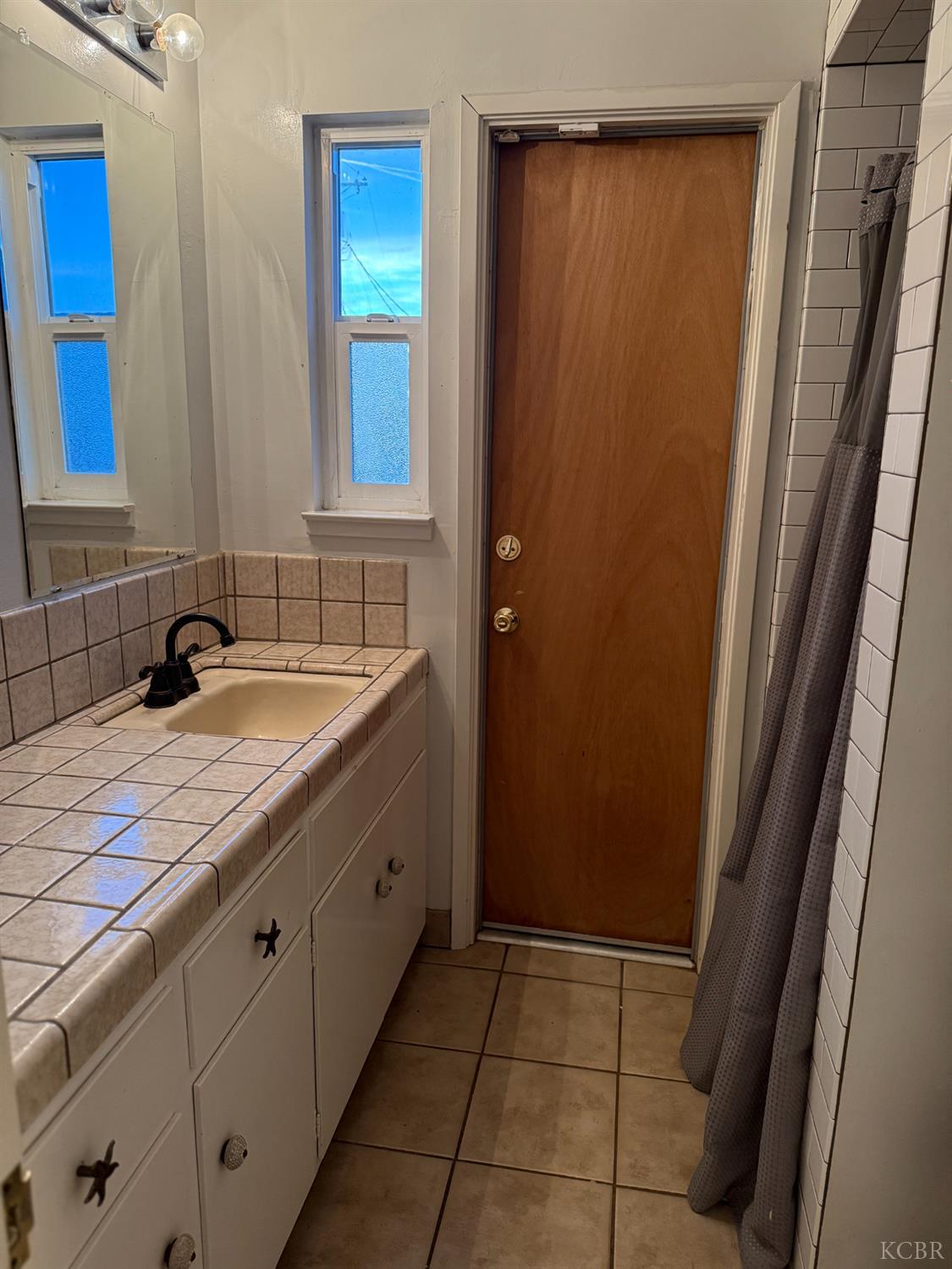 337 E Deodar Ln, Lemoore, CA 93245