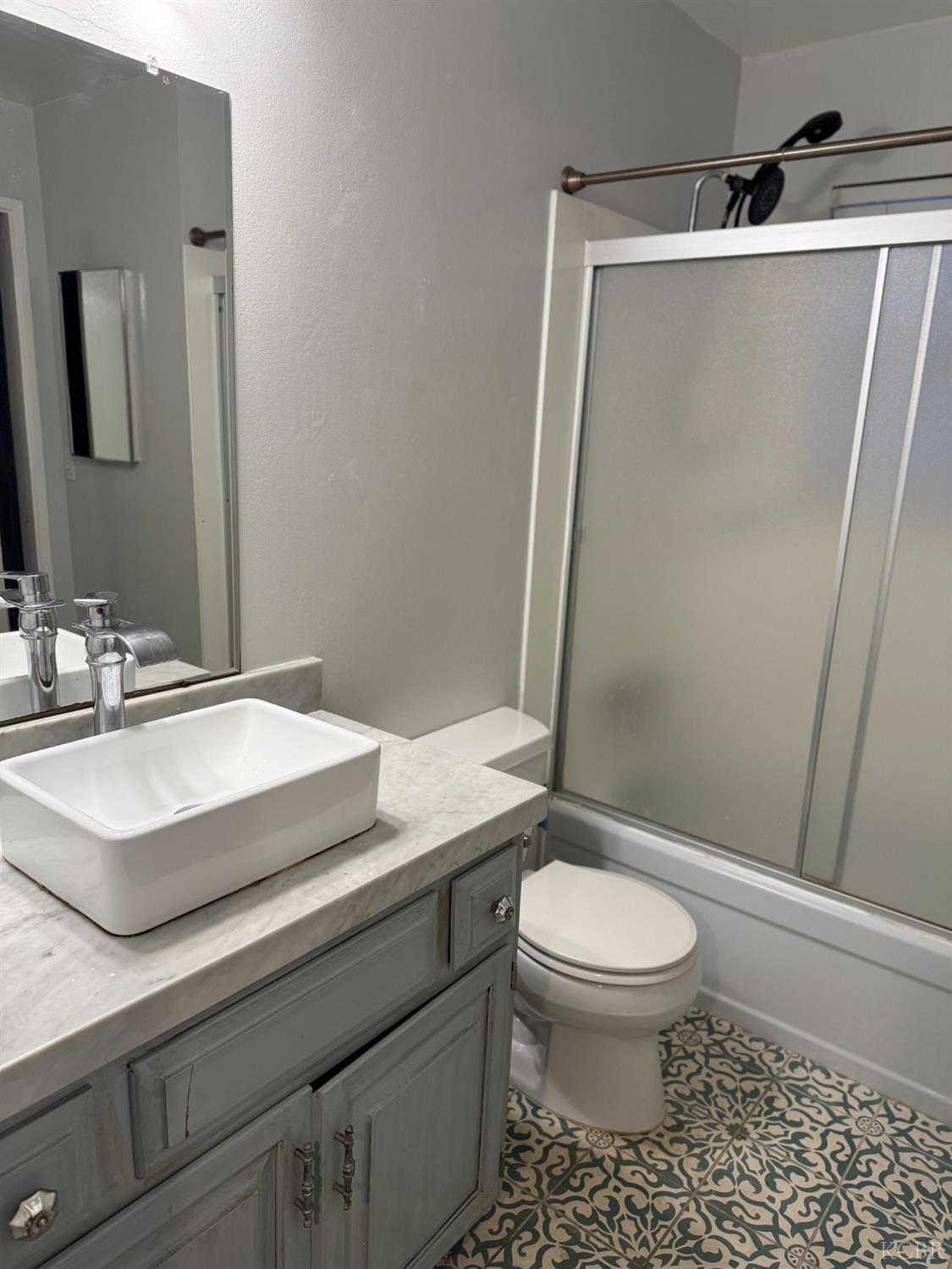 337 E Deodar Ln, Lemoore, CA 93245