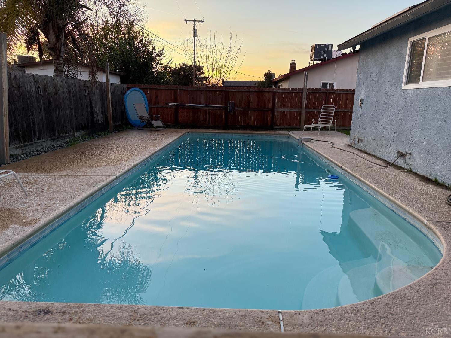 337 E Deodar Ln, Lemoore, CA 93245