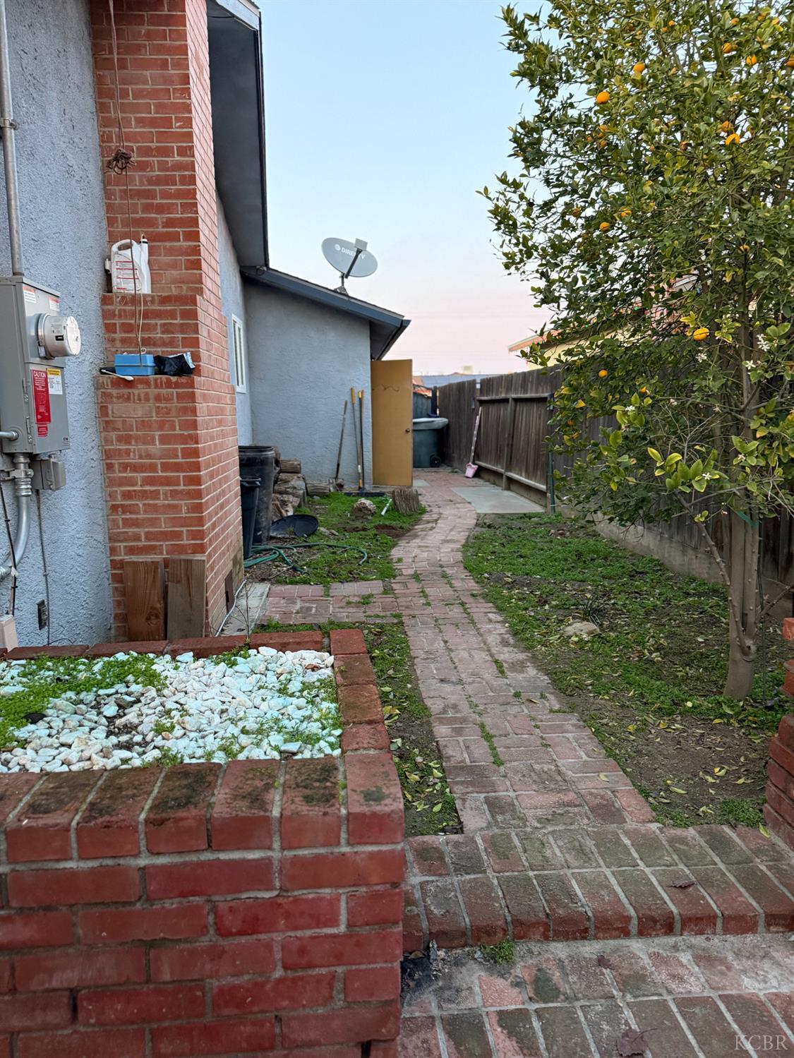 337 E Deodar Ln, Lemoore, CA 93245