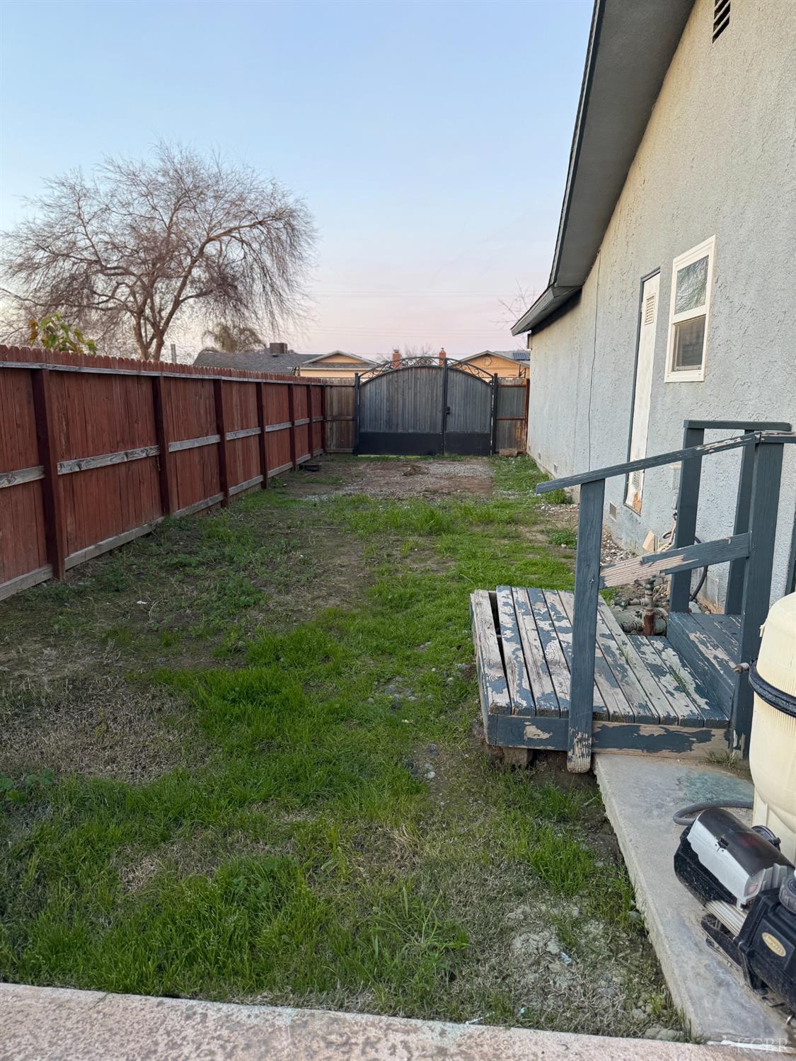 337 E Deodar Ln, Lemoore, CA 93245