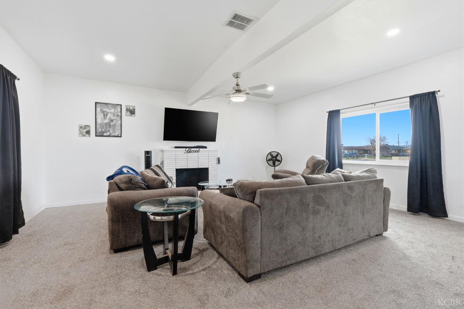 10125 El Toro Way, Hanford, CA 93230