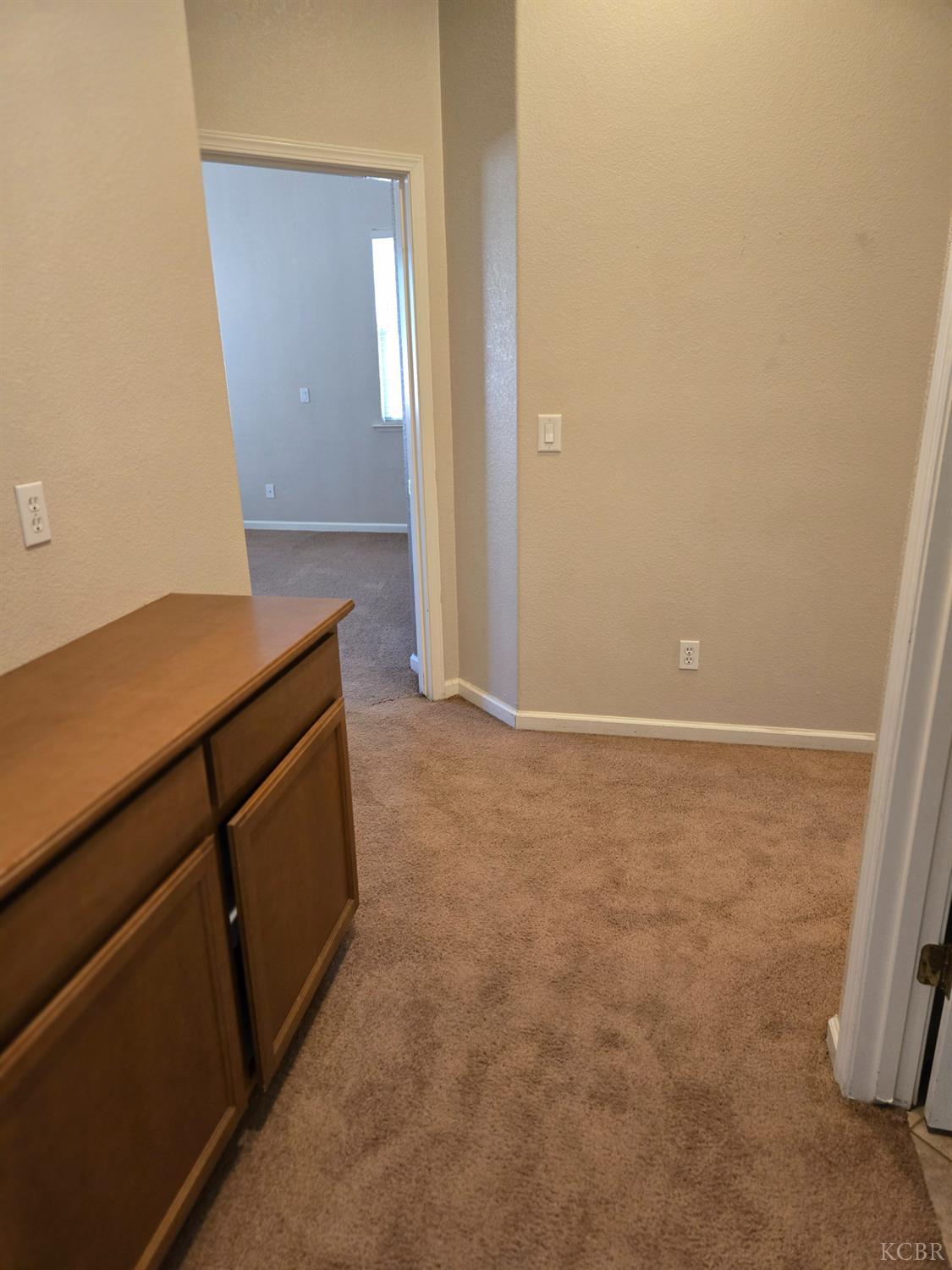 1131 Paradise Dr, Lemoore, CA 93245