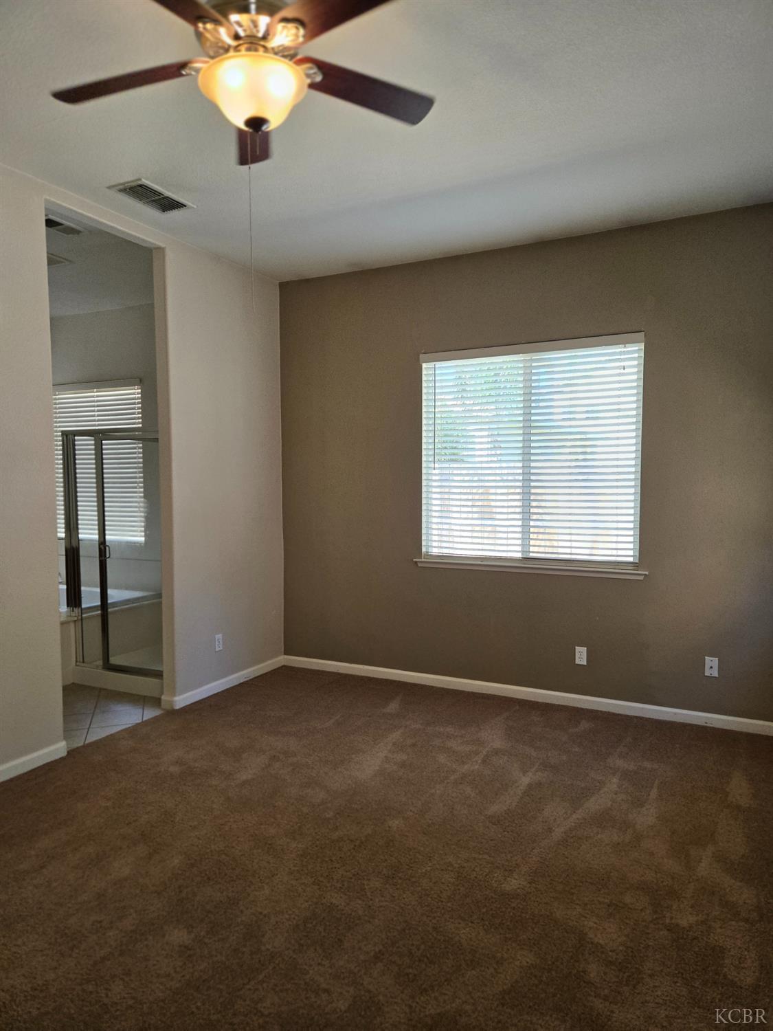 1131 Paradise Dr, Lemoore, CA 93245