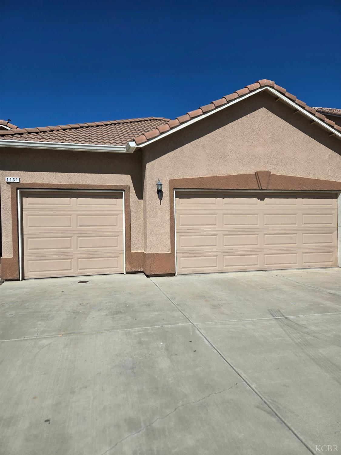 1131 Paradise Dr, Lemoore, CA 93245