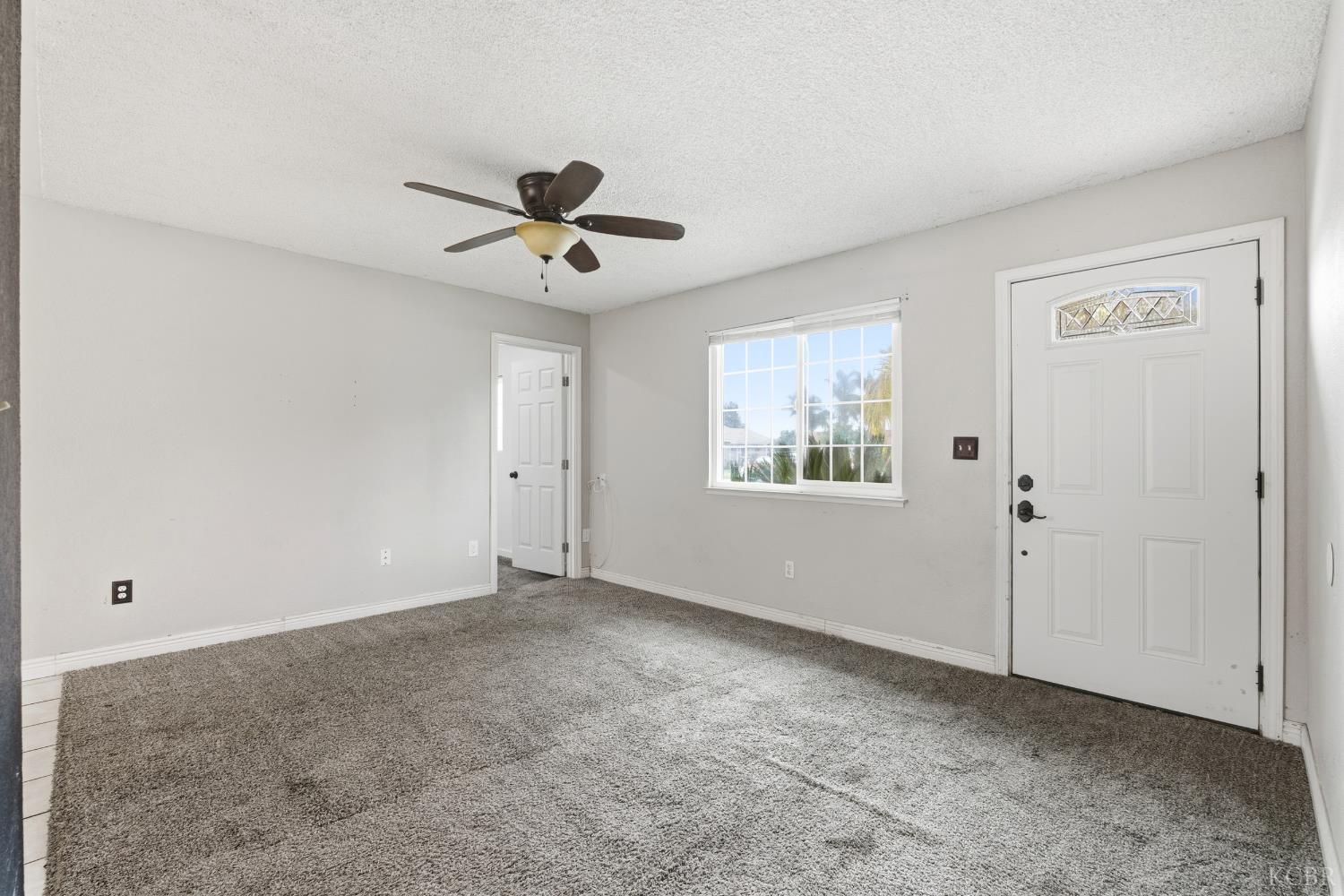 20808 S Renn Ave, Laton, CA 93242