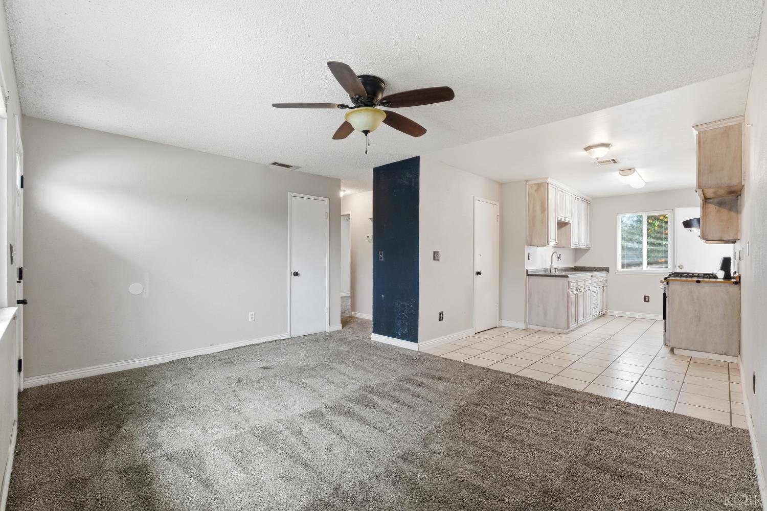 20808 S Renn Ave, Laton, CA 93242