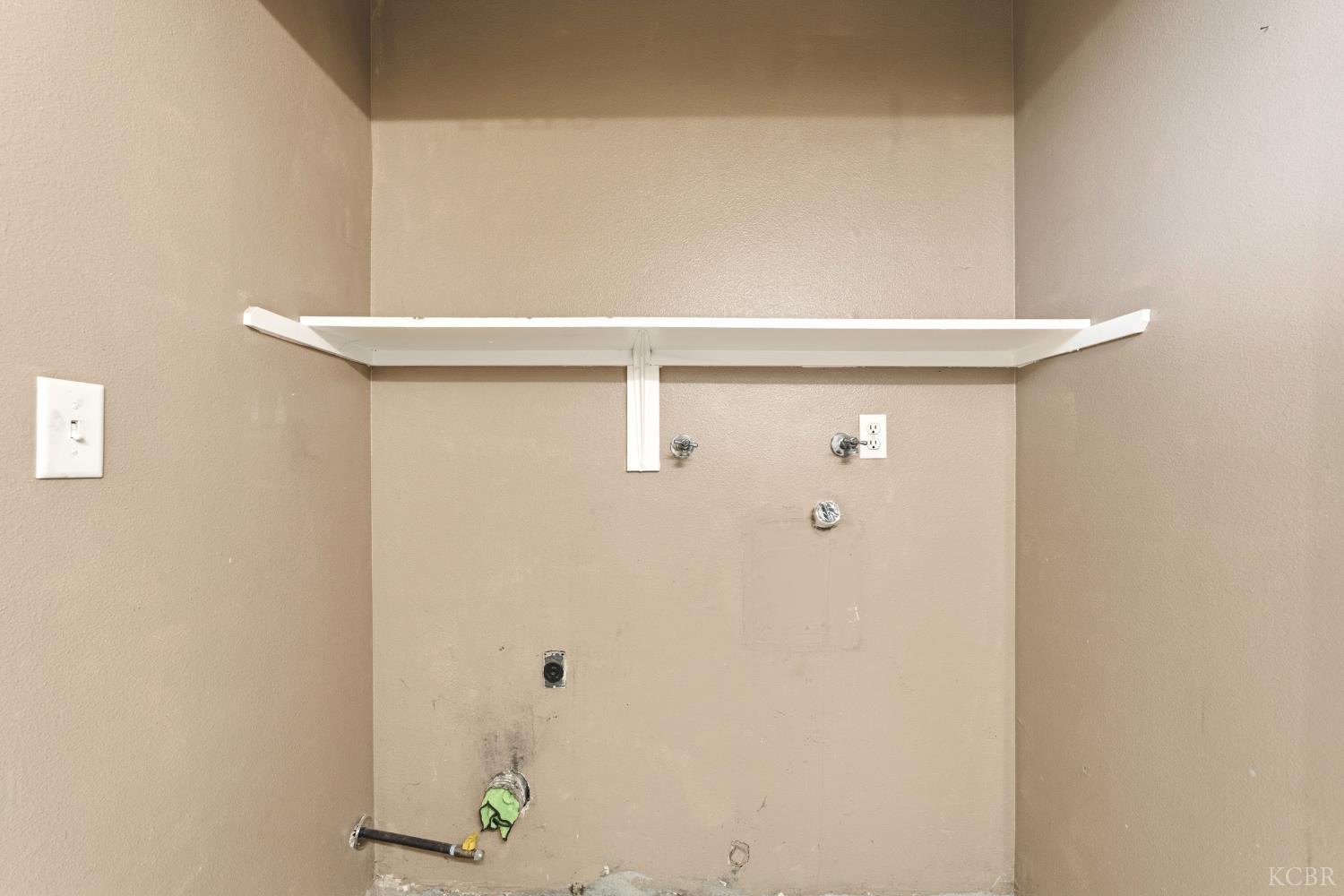 20808 S Renn Ave, Laton, CA 93242