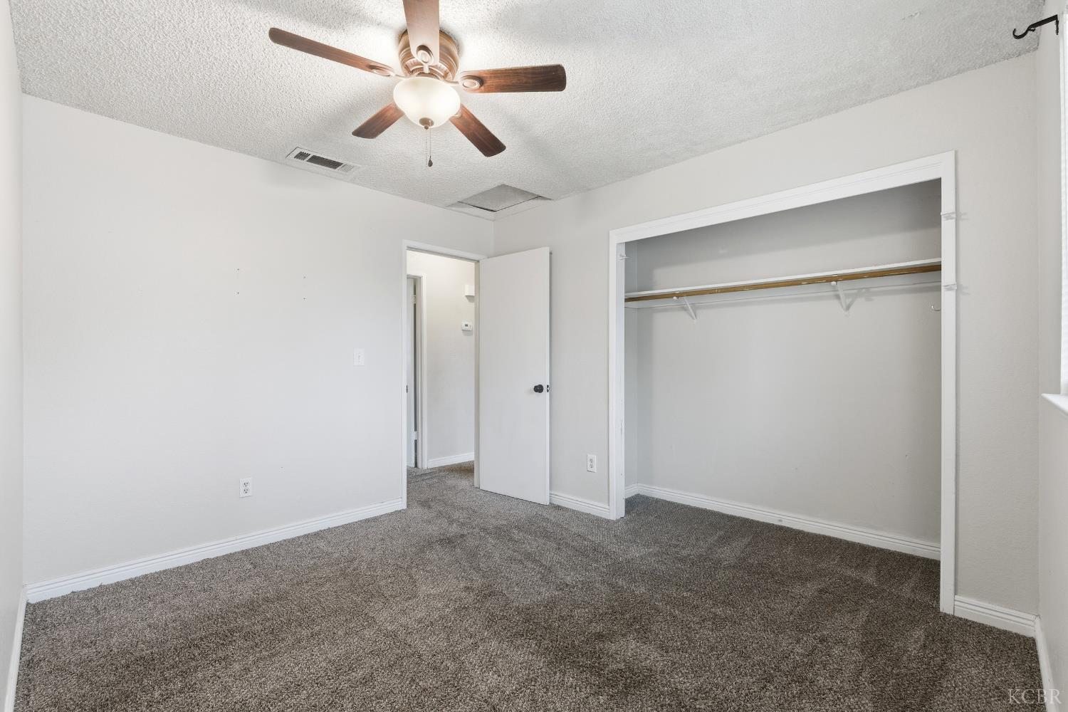 20808 S Renn Ave, Laton, CA 93242