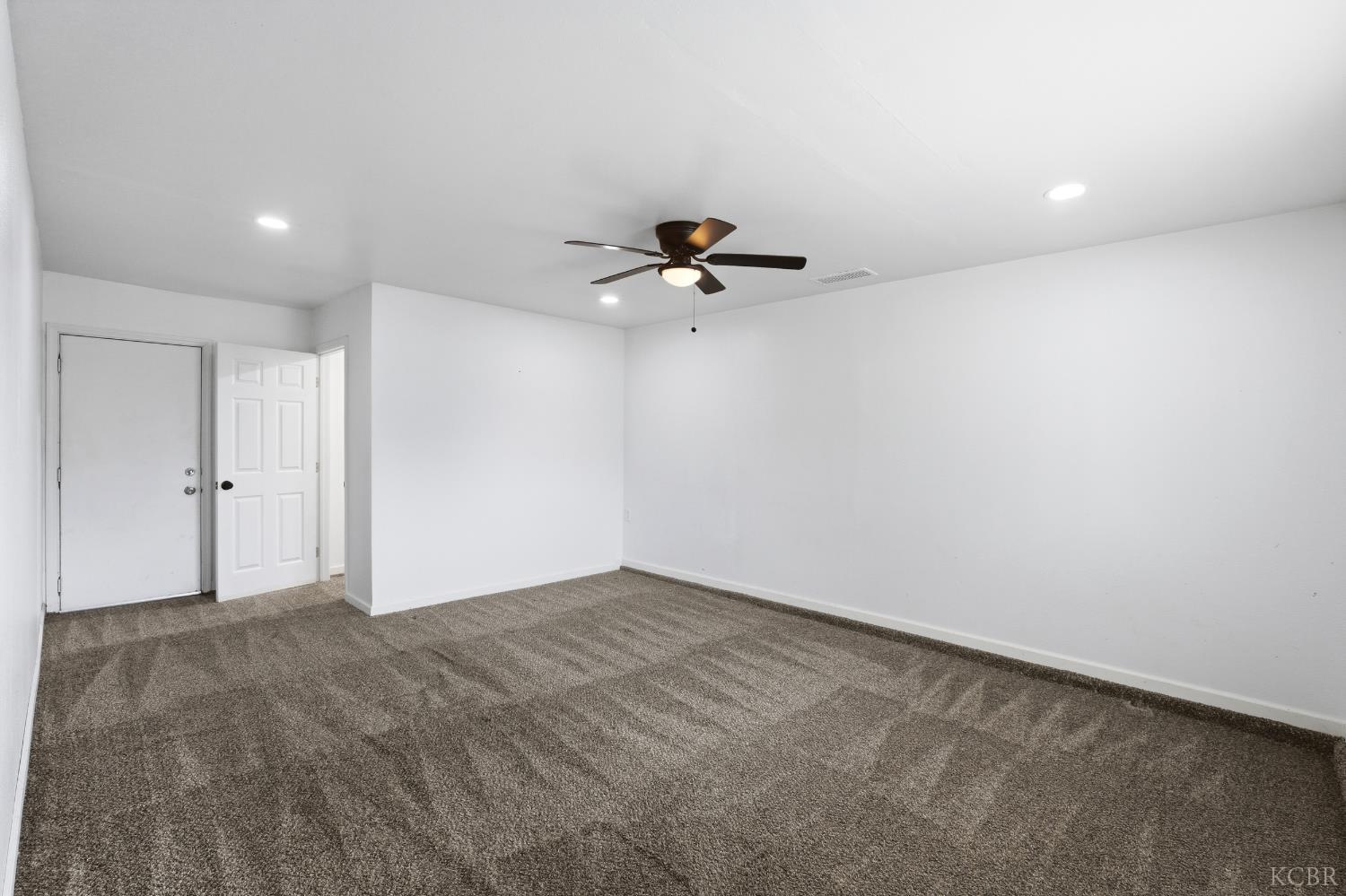 20808 S Renn Ave, Laton, CA 93242