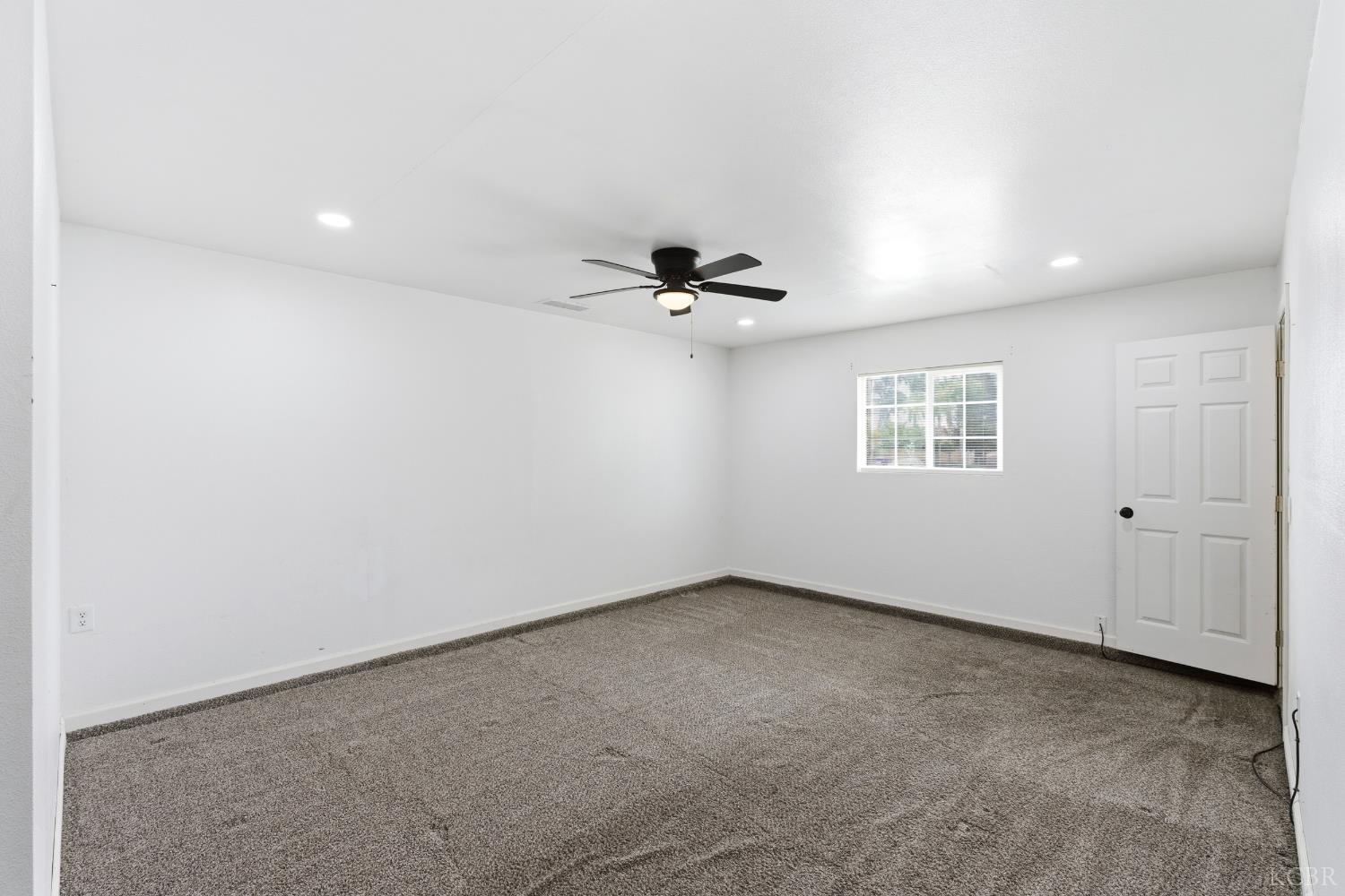 20808 S Renn Ave, Laton, CA 93242