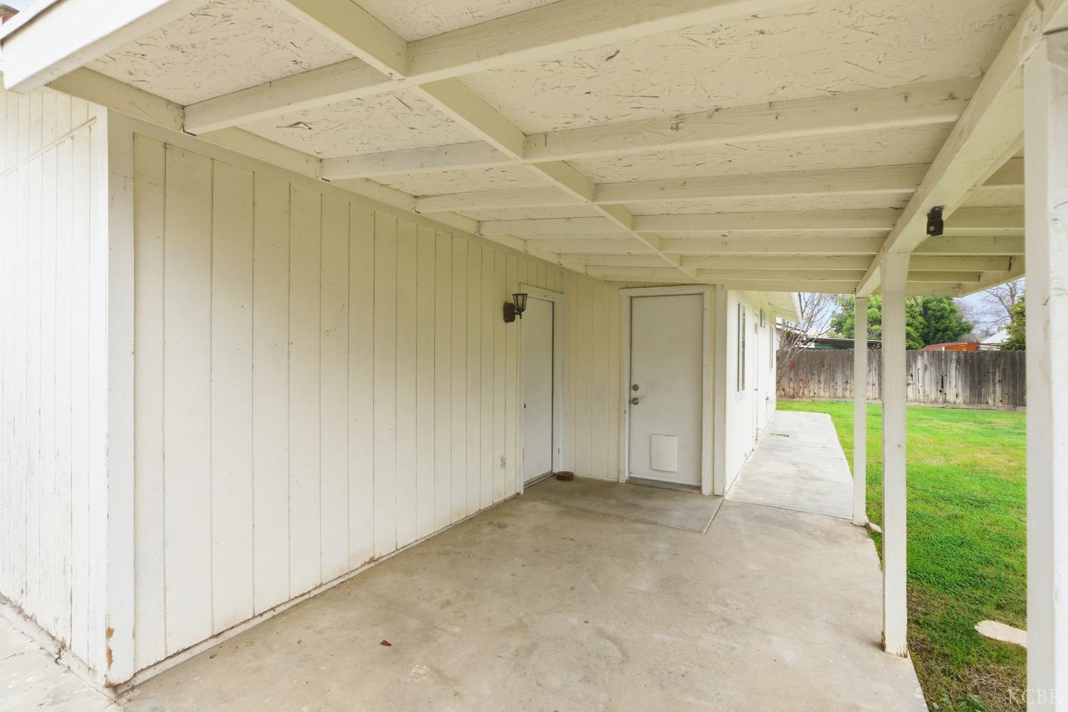 20808 S Renn Ave, Laton, CA 93242