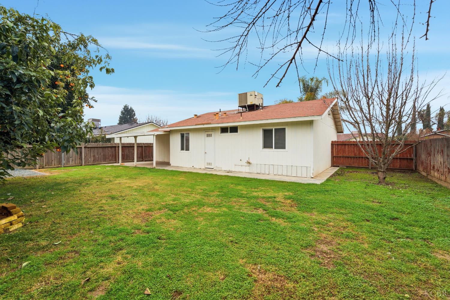 20808 S Renn Ave, Laton, CA 93242