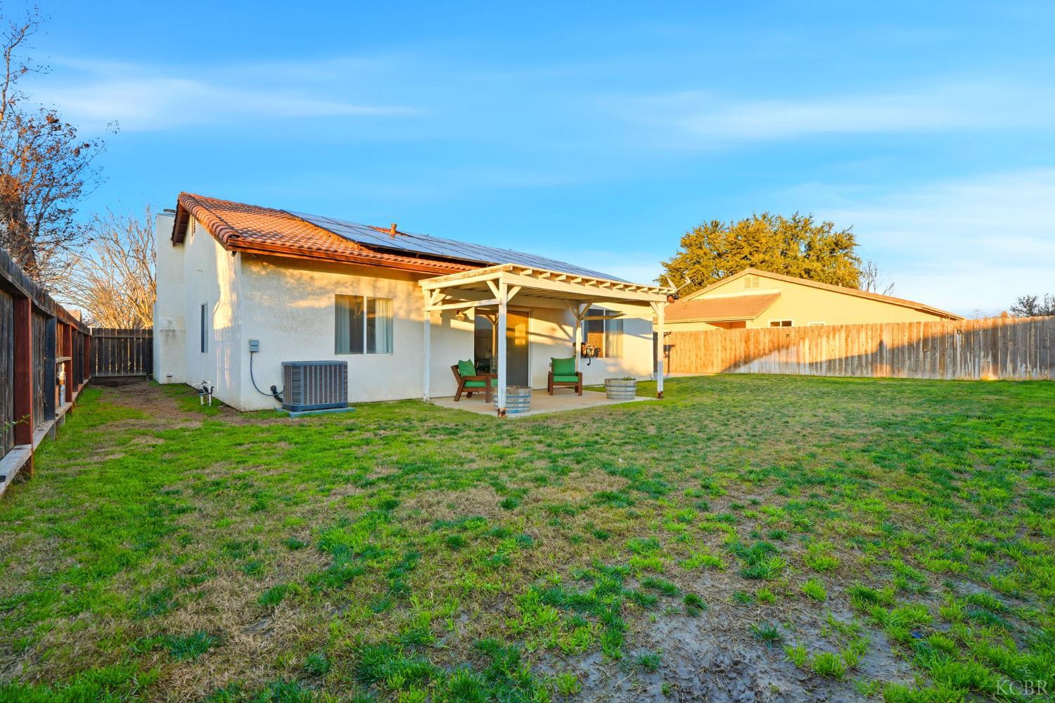 687 Woodridge Ct, Lemoore, CA 93245