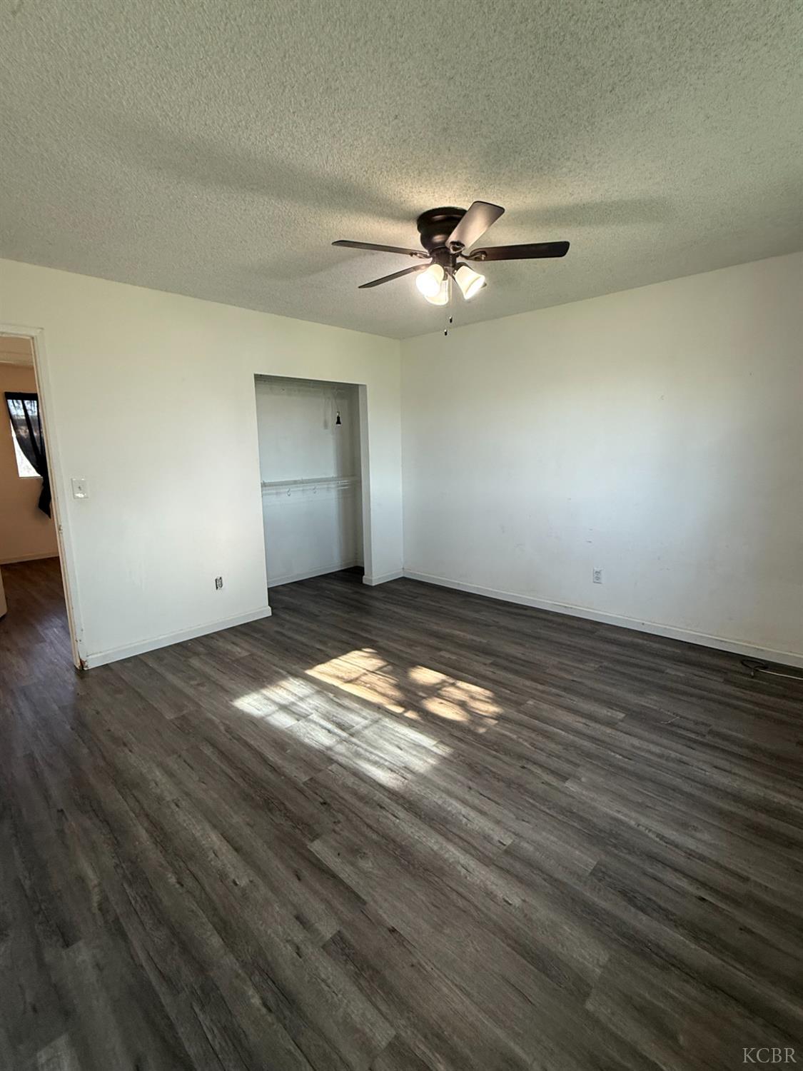 852 Azalea Ln, Lemoore, CA 93245