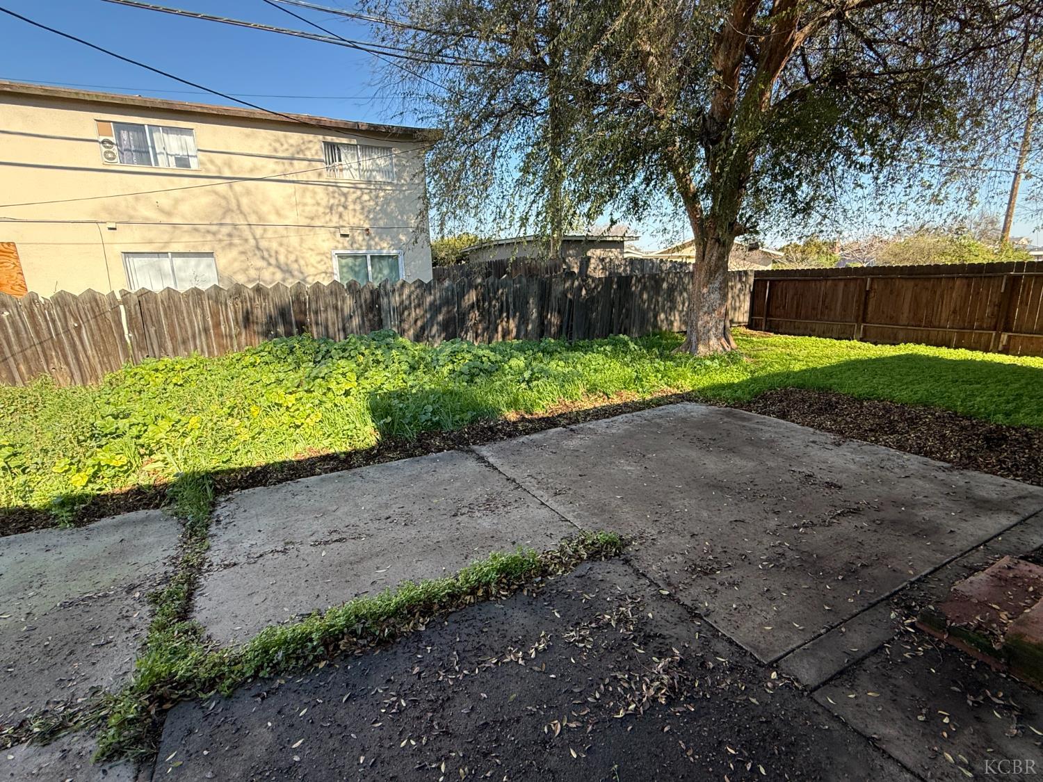852 Azalea Ln, Lemoore, CA 93245