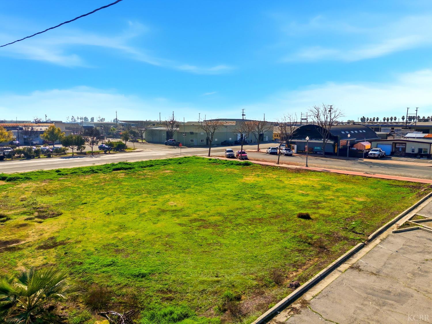 190 S Elmwood Ave, Lindsay, CA 93247