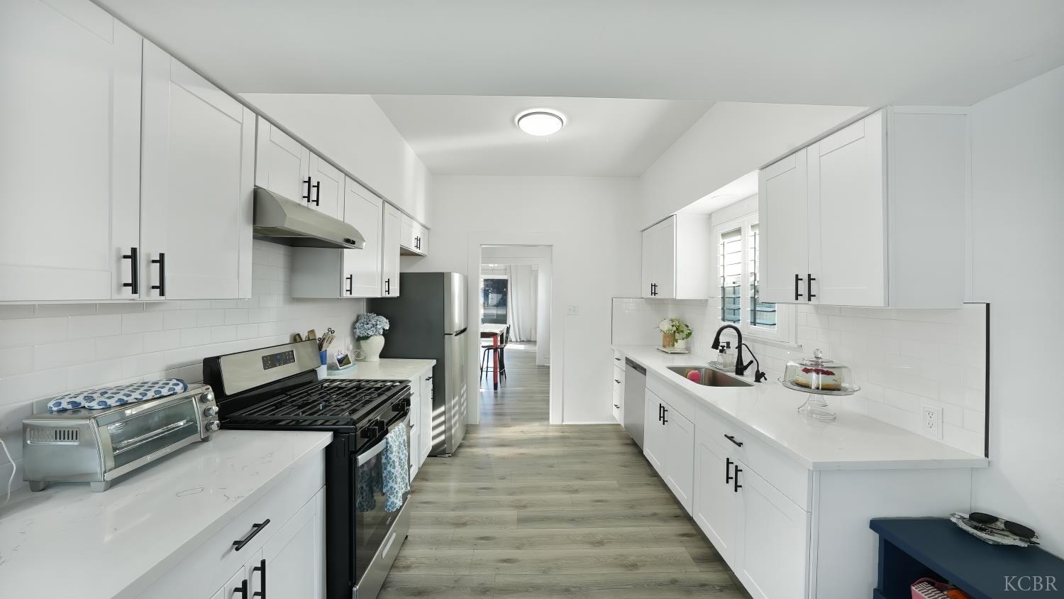 1318 N Redington St, Hanford, CA 93230