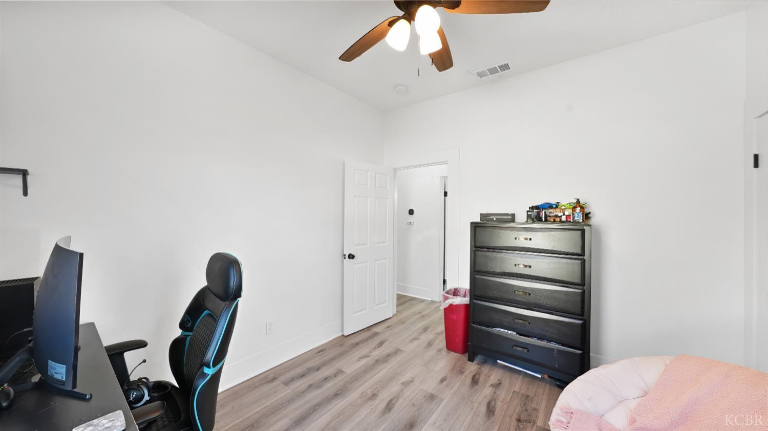 1318 N Redington St, Hanford, CA 93230