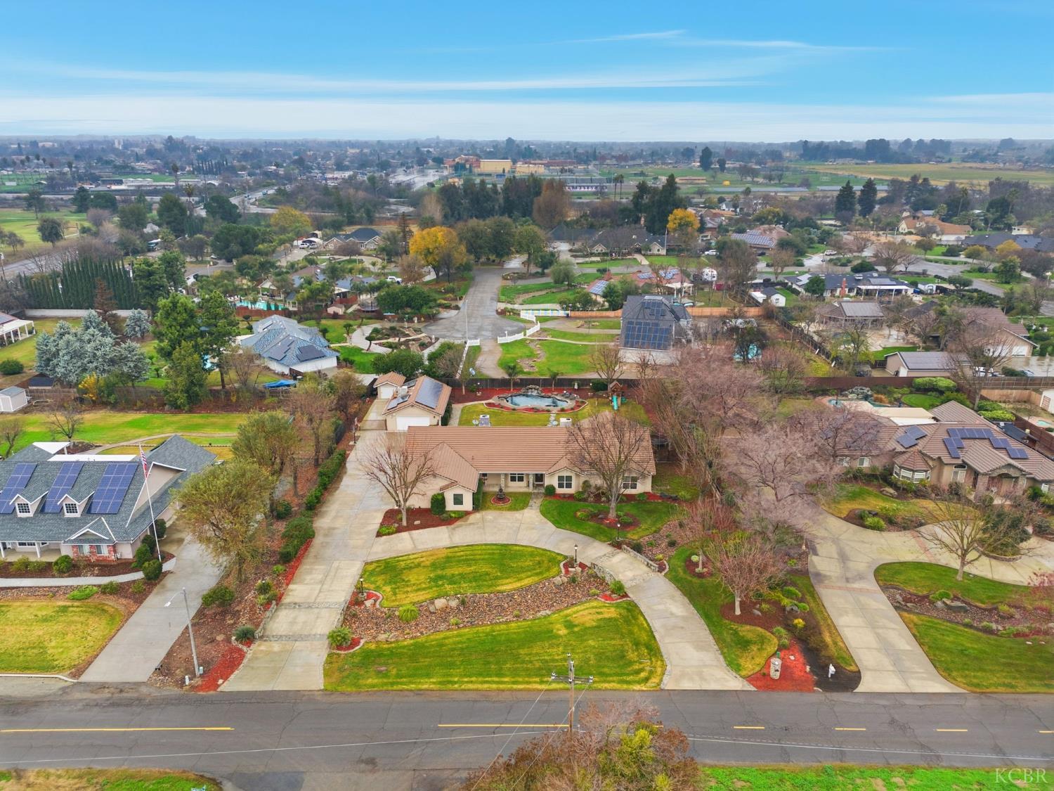 196 Hotchkiss Dr, Lemoore, CA 93245