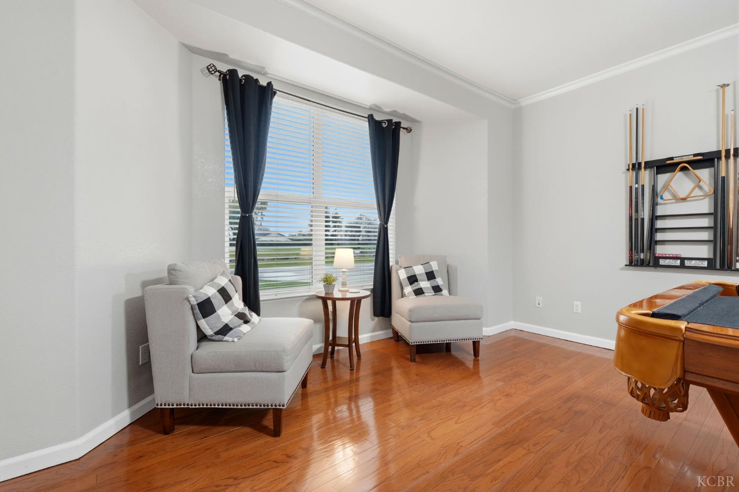 196 Hotchkiss Dr, Lemoore, CA 93245