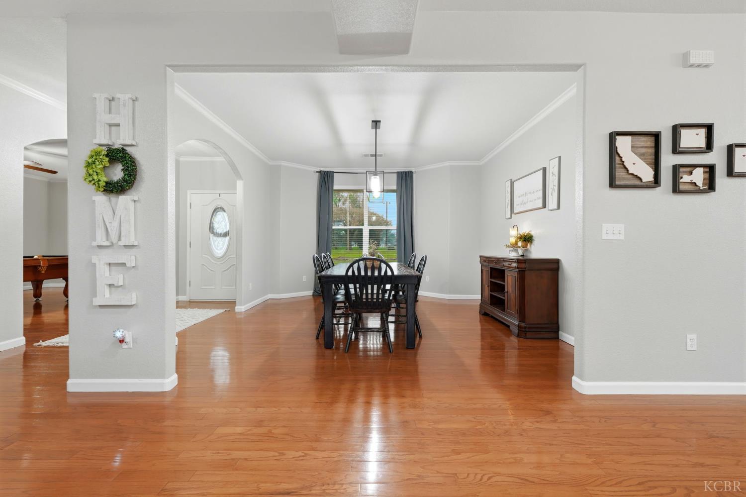 196 Hotchkiss Dr, Lemoore, CA 93245