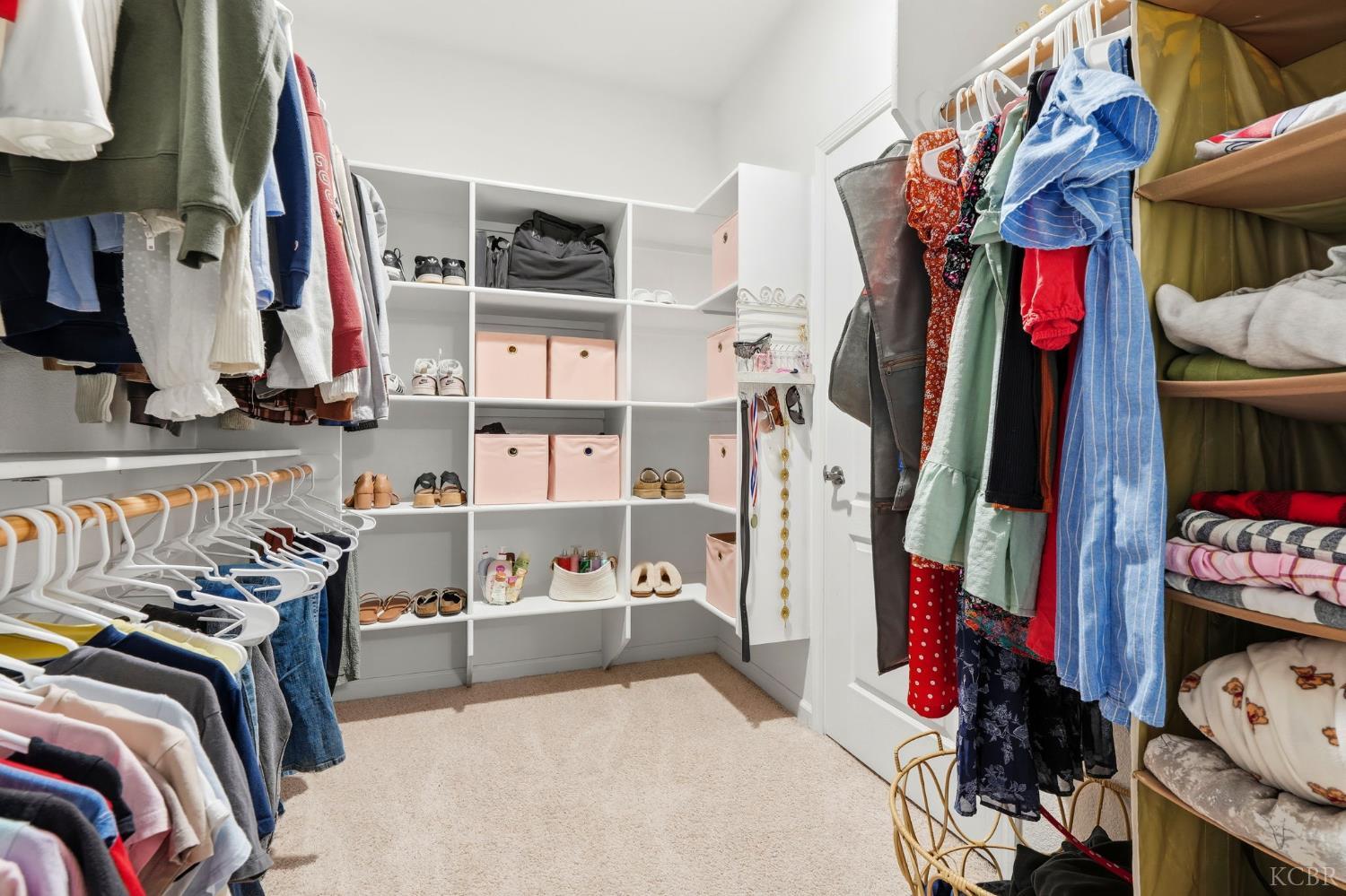 196 Hotchkiss Dr, Lemoore, CA 93245