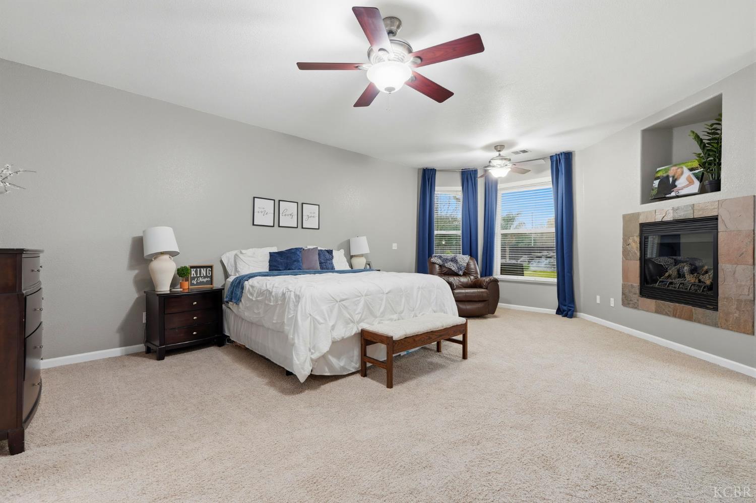 196 Hotchkiss Dr, Lemoore, CA 93245